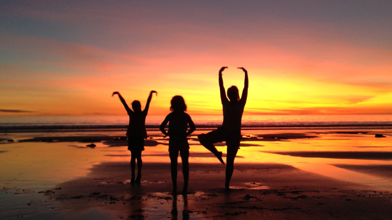 Figures at Sunset KELLIE HAL Lsmall