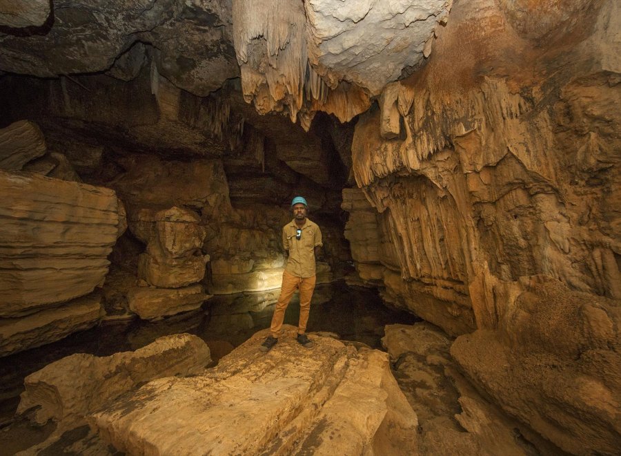 Girloorloo Tours @ Mimbi Caves