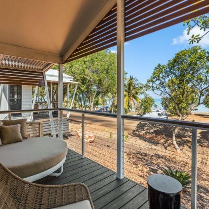 36064 deluxe 2 bedroom sleeps 6 canopy view deck area