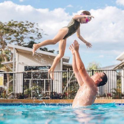 36144 discovery parks broome pool header image