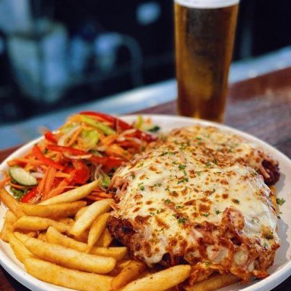 Enjoy a parmi at Pearlers